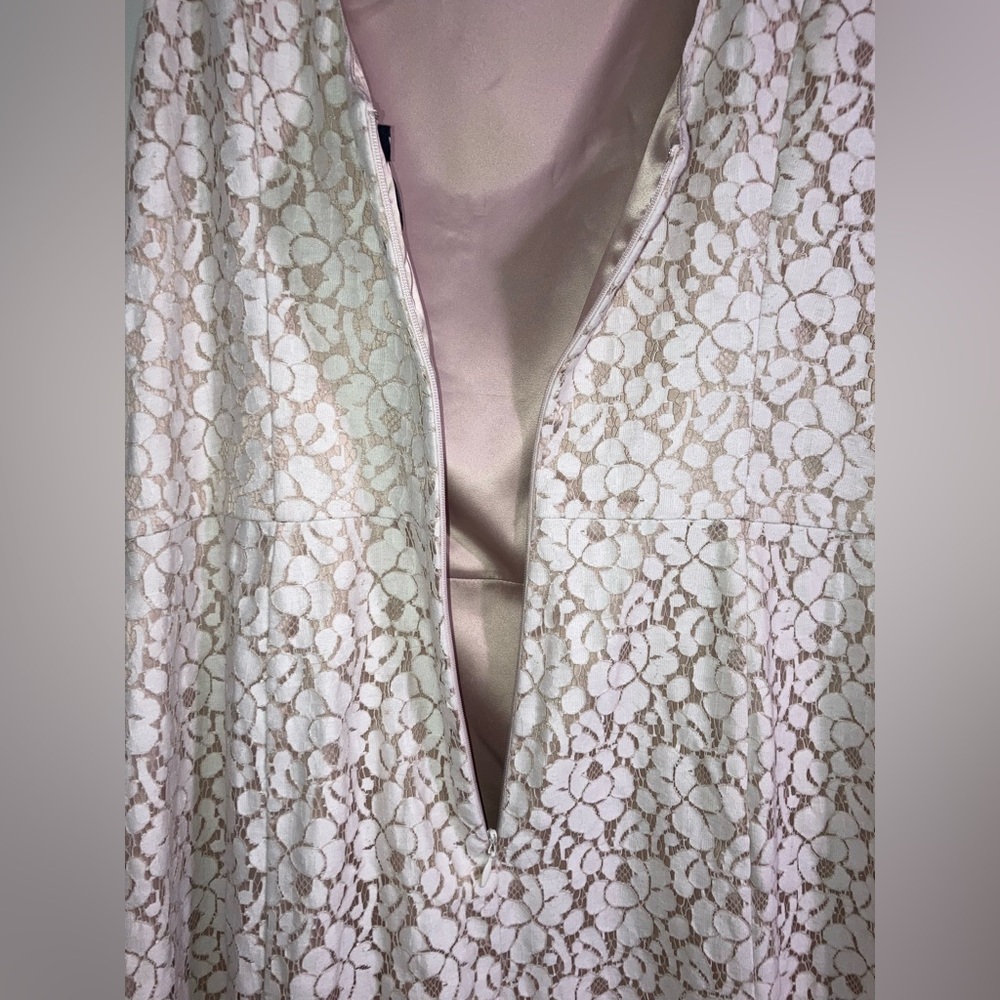 Beautiful white lace dress - Picture 4 of 9